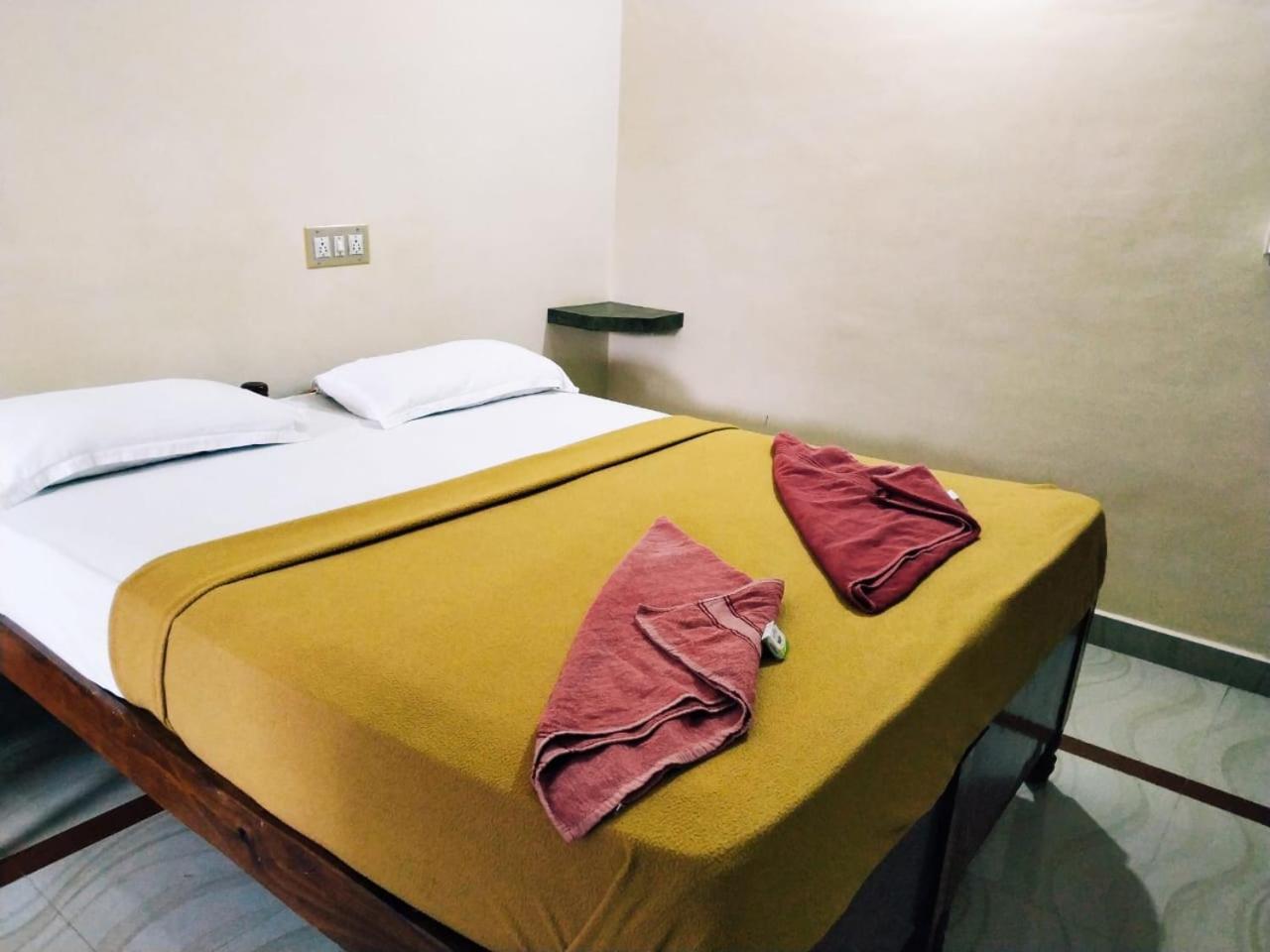 Hotel Varsha Hampi Eksteriør bilde